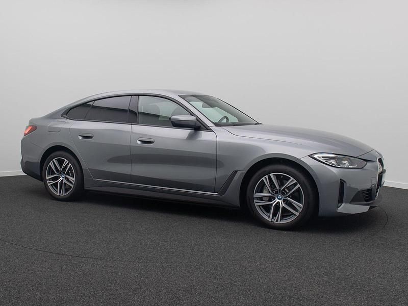 Gebraucht BMW i4 Efficient Dynamics 250 kW (340 PS) 2022 Skyscraper grau metallic c4w Limousine