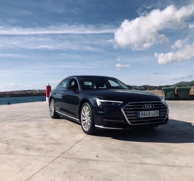 Second-hand Audi A8 340 CP (250 kW) 2019 Albastru Berlinǎ