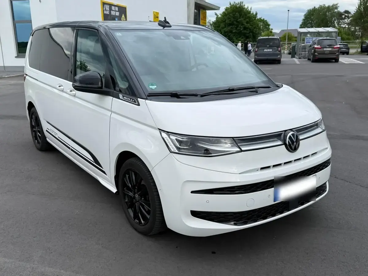Używany VW Multivan Edition 150 KM (110 kW) 2023 Biały Minivan