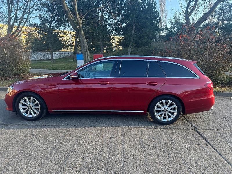 Gebraucht Mercedes E200 184 PS (135 kW) 2017 Rot Kombi