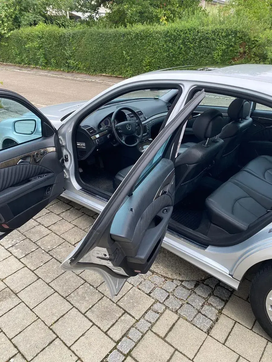 Gebraucht Mercedes E320 Avantgarde 224 PS (164 kW) 2009 Silber Limousine