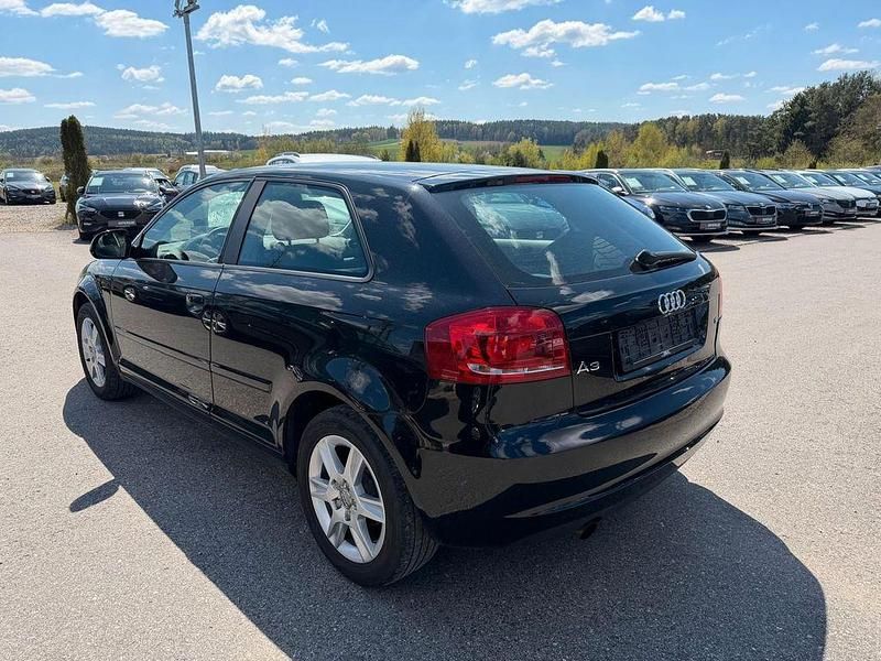 Używany Audi A3 Attraction 102 KM (75 kW) 2010 Czarny Hatchback
