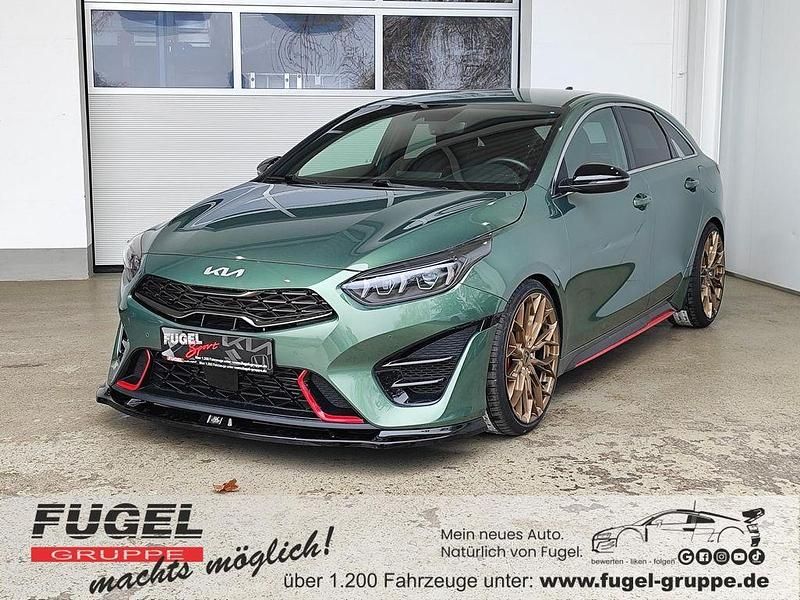 Gebraucht Kia ProCeed GT 204 PS (150 kW) 2023 Experience green m Kleinwagen