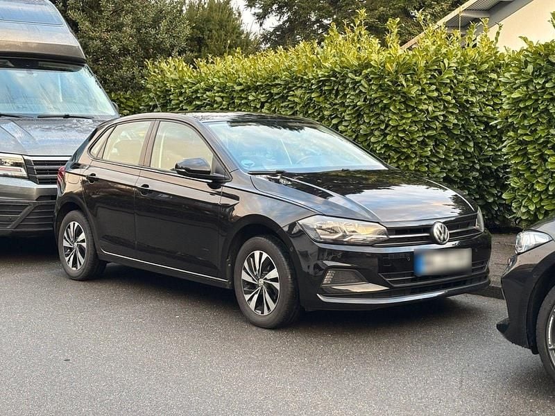 Gebraucht VW Polo Comfortline 75 PS (55 kW) 2018 Schwarz Kleinwagen