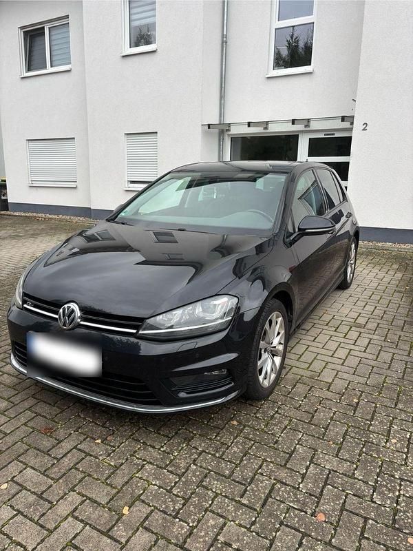 Gebraucht VW Golf VII Highline 125 PS (91 kW) 2014 Schwarz Limousine