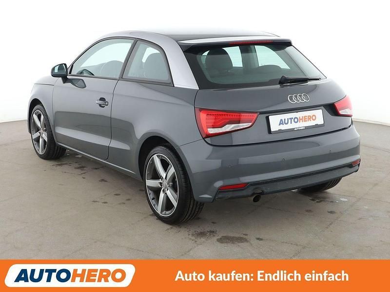 Gebraucht Audi A1 Comfort 95 PS (69 kW) 2015 Grau Kleinwagen