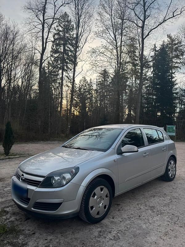 Gebraucht Opel Astra 105 PS (77 kW) 2006 Silber Limousine
