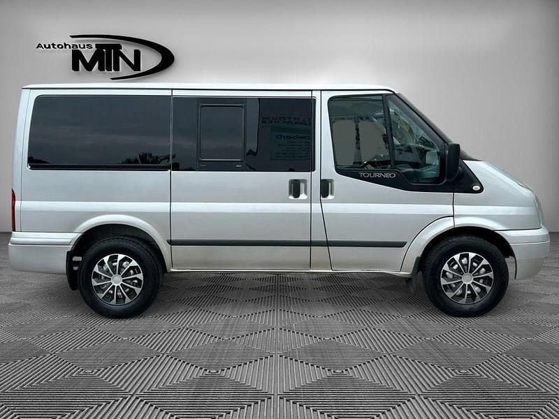 Gebraucht Ford Transit Tourneo 140 PS (102 kW) 2011 Silber Van / Kleinbus