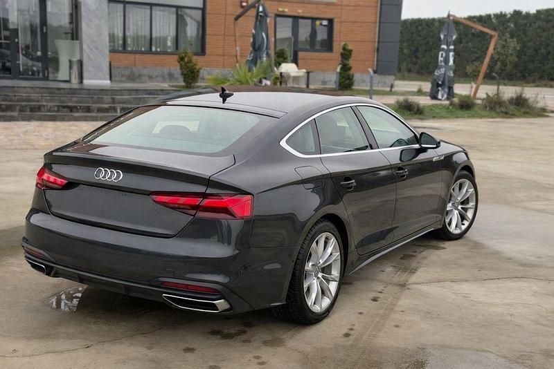 Gebraucht Audi A5 Sport 163 PS (119 kW) 2022 Grau Coupé