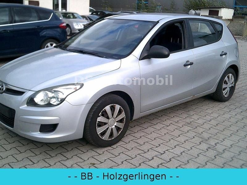 Gebraucht Hyundai i30 109 PS (80 kW) 2010 Grau Kombi