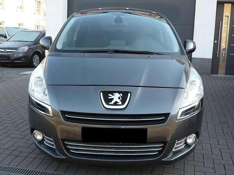 Gebraucht Peugeot 5008 156 PS (114 kW) 2010 Grau Van / Kleinbus