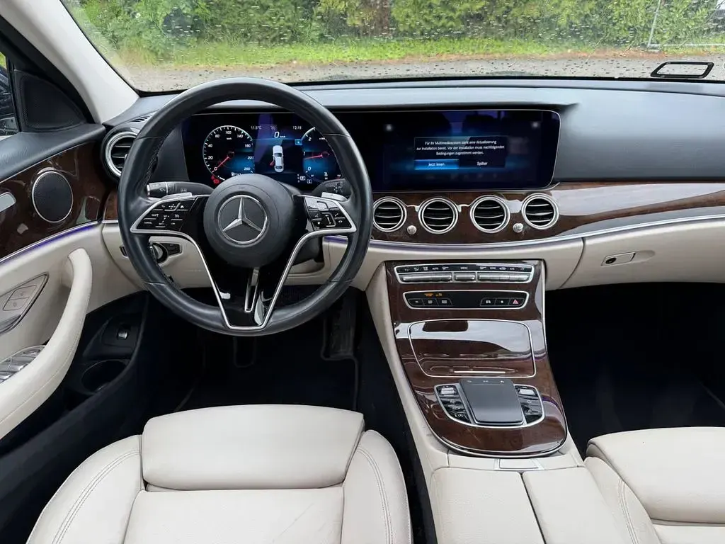 Usata Mercedes E400 AMG 330 CV (242 kW) 2021 Blu Berlina