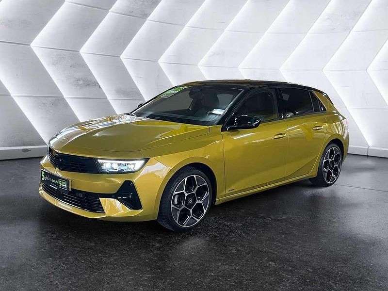 Gebraucht Opel Astra Ultimate 131 PS (96 kW) 2023 Kult gelb Limousine