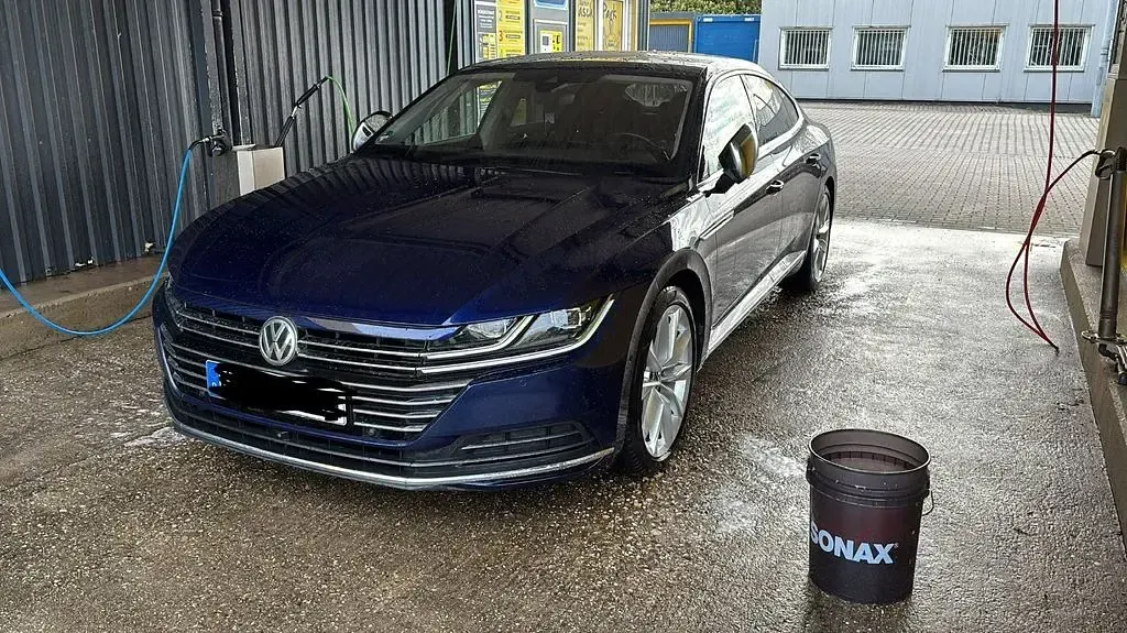 Gebraucht VW Arteon Elegance 190 PS (139 kW) 2018 Blau Kleinwagen