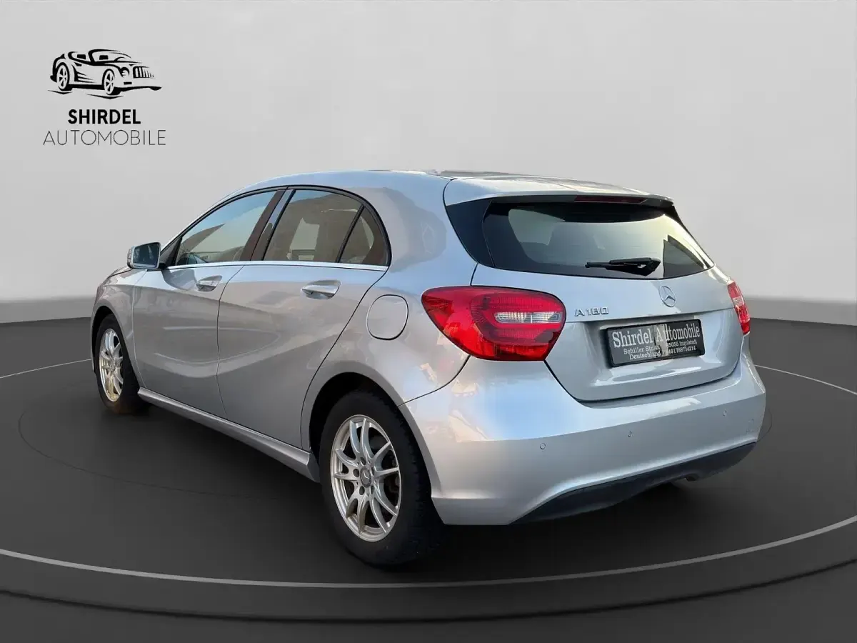 Gebraucht Mercedes A180 122 PS (89 kW) 2013 Silber Kleinwagen
