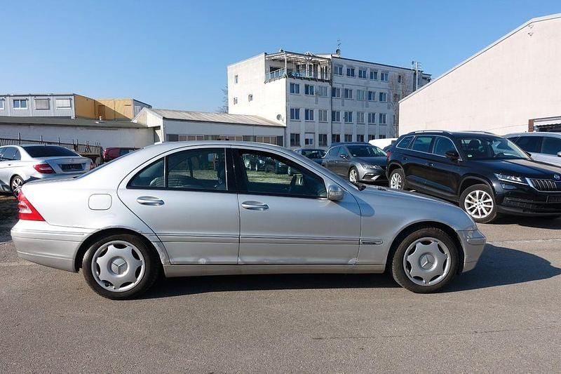 Gebraucht Mercedes C240 Elegance 170 PS (125 kW) 2001 Silber Limousine