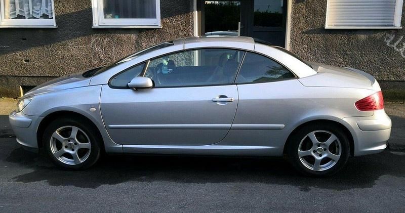 Silber Gebraucht 2004 Peugeot 307 CC Cabrio | 1.699 € (Fairer Preis) - Bild 1/3