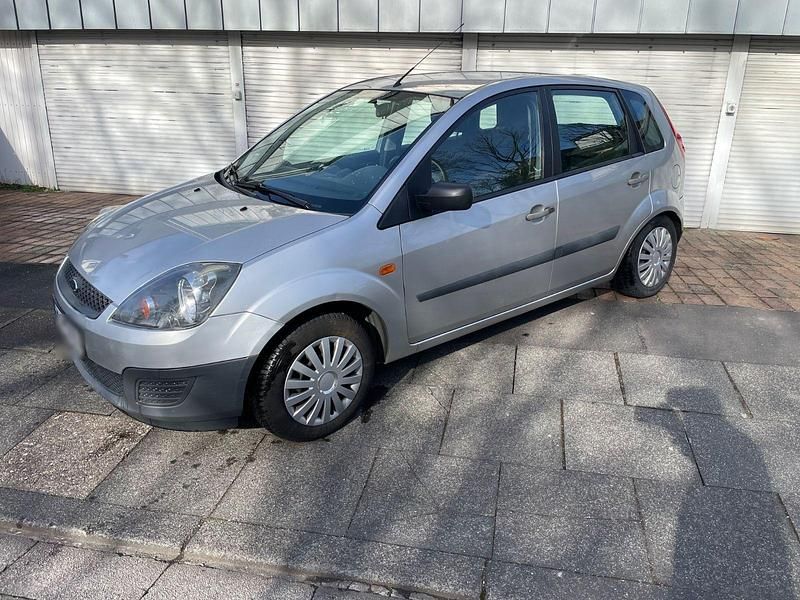Gebraucht Ford Fiesta 69 PS (50 kW) 2006 Silber Kleinwagen