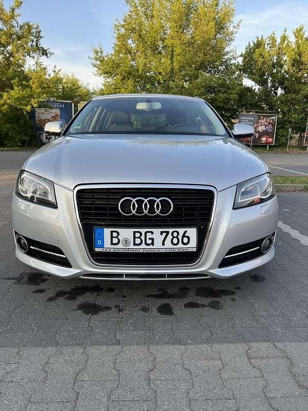 Gebraucht 2011 Audi A3 Sportback Attraction Kombi | 5.200 € (Guter Preis) - Bild 1/4
