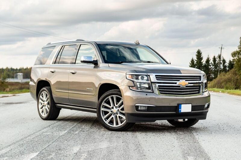 Beige Gebraucht 2016 Chevrolet Tahoe SUV | 39.900 € (Etwas zu teuer) - Bild 1/4
