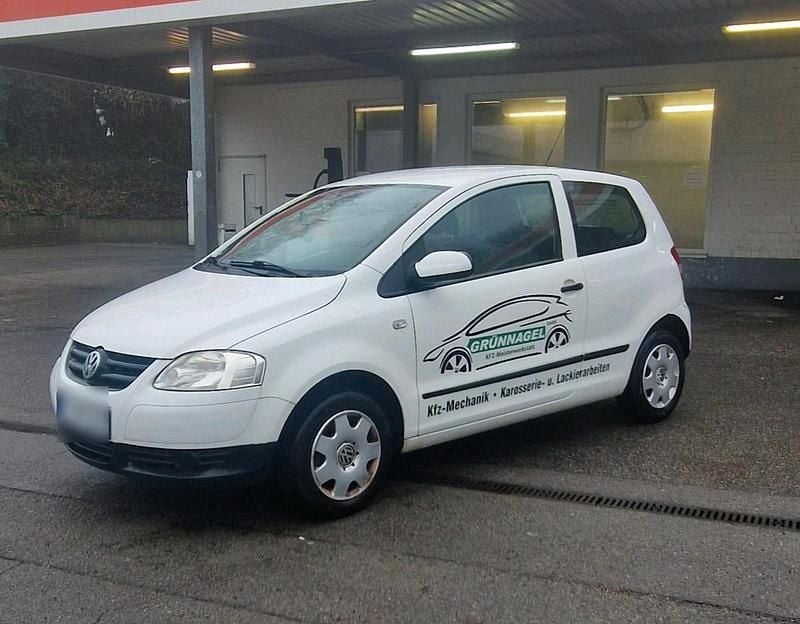 Weiß Gebraucht 2008 VW Fox Kleinwagen | 700 € (Superpreis) - Bild 1/4