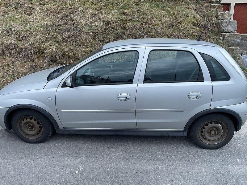 Gebraucht Opel Corsa 80 PS (58 kW) 2006 Silber Kleinwagen