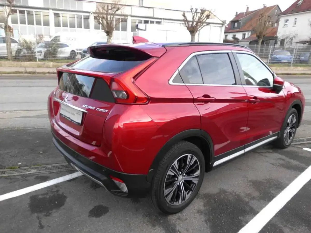 Usado Mitsubishi Eclipse Cross Top 163 CV (119 kW) 2018 Rojo SUV