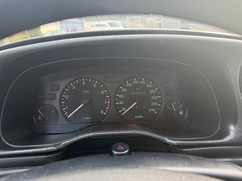 Gebraucht Ford Mondeo 170 PS (125 kW) 2000 Silber Limousine