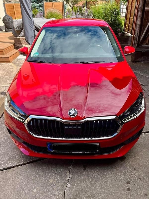 Rot Gebraucht 2022 Skoda Fabia Tour Kleinwagen | 14.250 € (Superpreis) - Bild 1/4