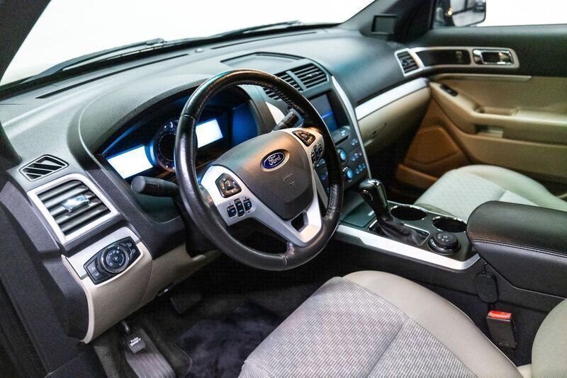 Używany Ford Explorer XLT 290 KM (213 kW) 2012 Czarny SUV