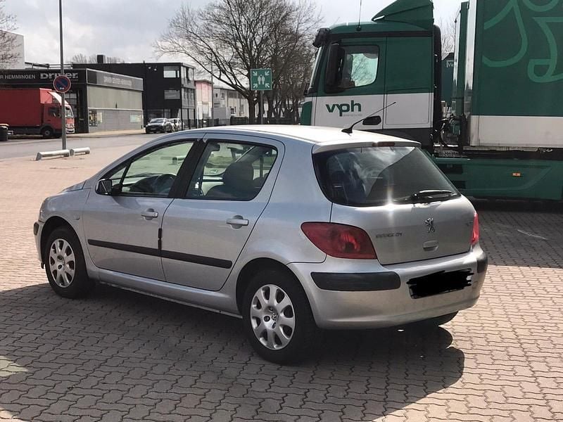 Gebraucht Peugeot 307 80 PS (58 kW) 2004 Silber Kleinwagen