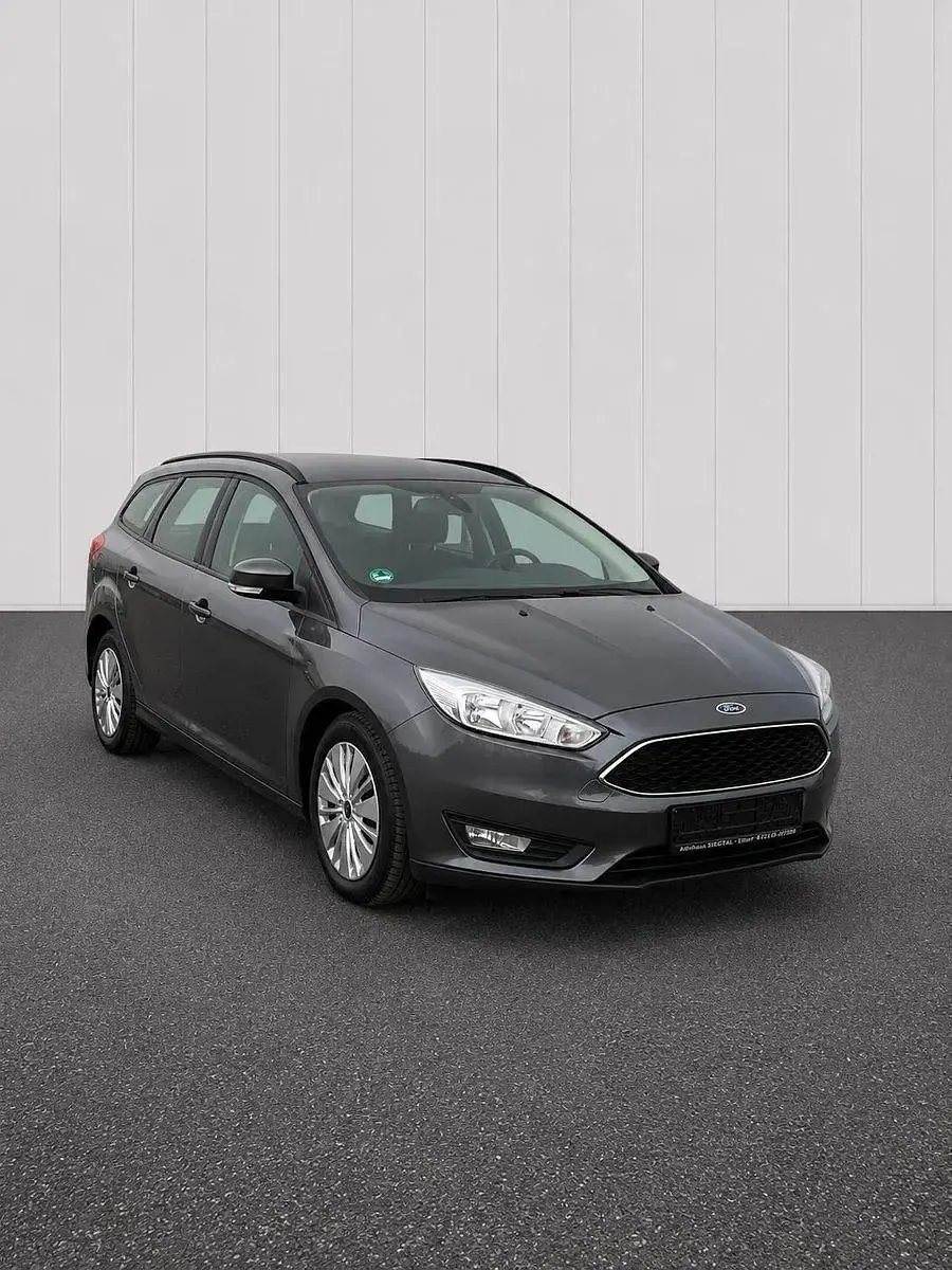 Gebraucht Ford Focus 125 PS (91 kW) 2016 Schwarz Kombi