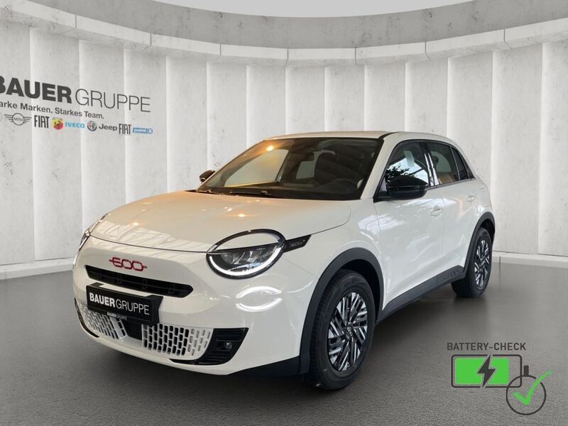 Weiß Gebraucht 2024 Fiat 600E Red SUV | 32.880 € - Bild 1/4