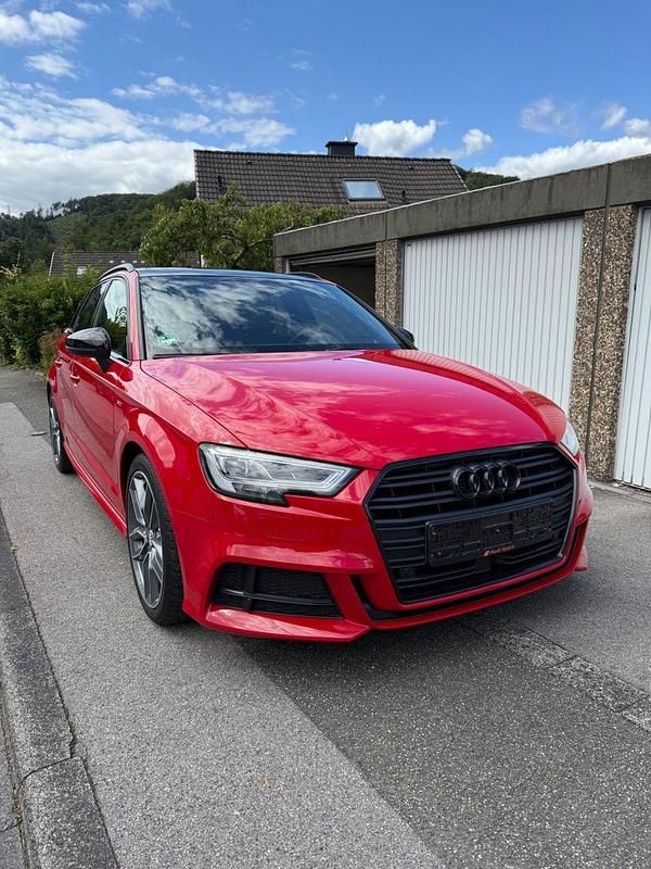 Rot Gebraucht 2019 Audi A3 Sportback Sport Limousine | 22.000 € (Fairer Preis) - Bild 1/4