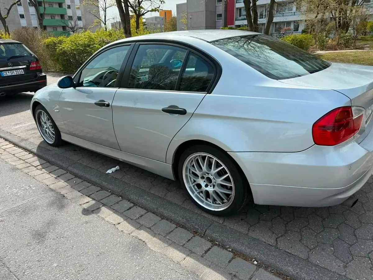 Gebraucht BMW 320 163 PS (119 kW) 2006 Limousine