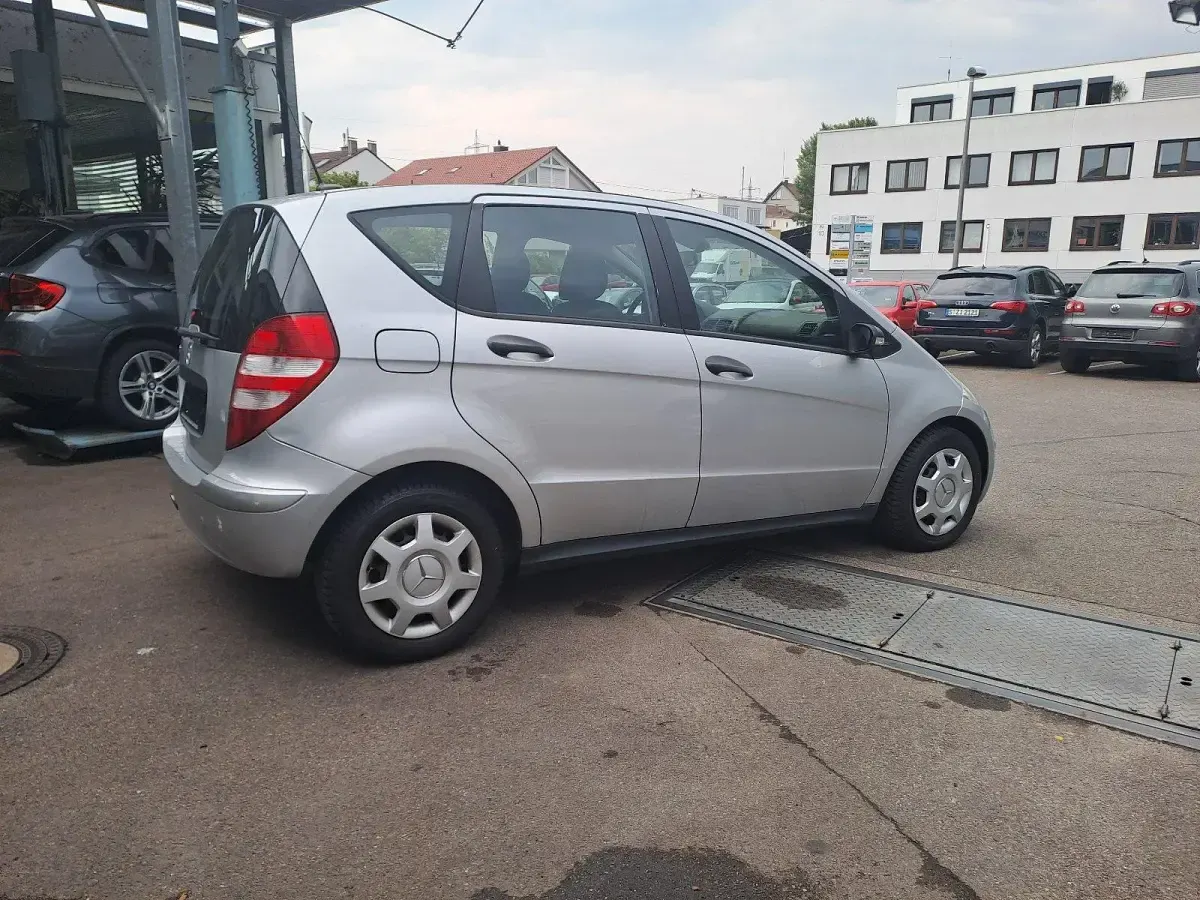 Gebraucht Mercedes A180 109 PS (80 kW) 2005 Silber Kleinwagen