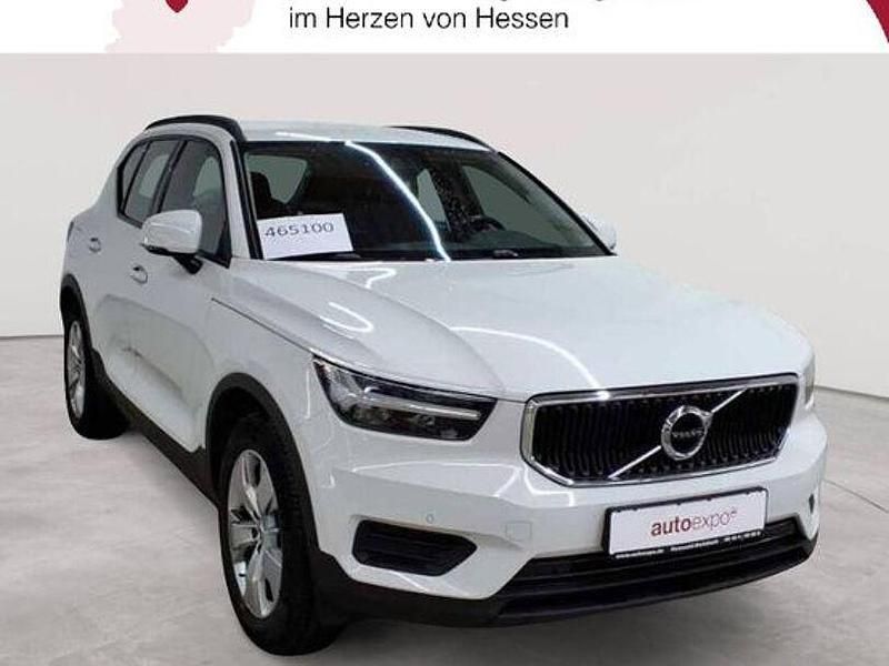 Weiß Gebraucht 2020 Volvo XC40 Momentum SUV | 21.789 € (Etwas zu teuer) - Bild 1/4