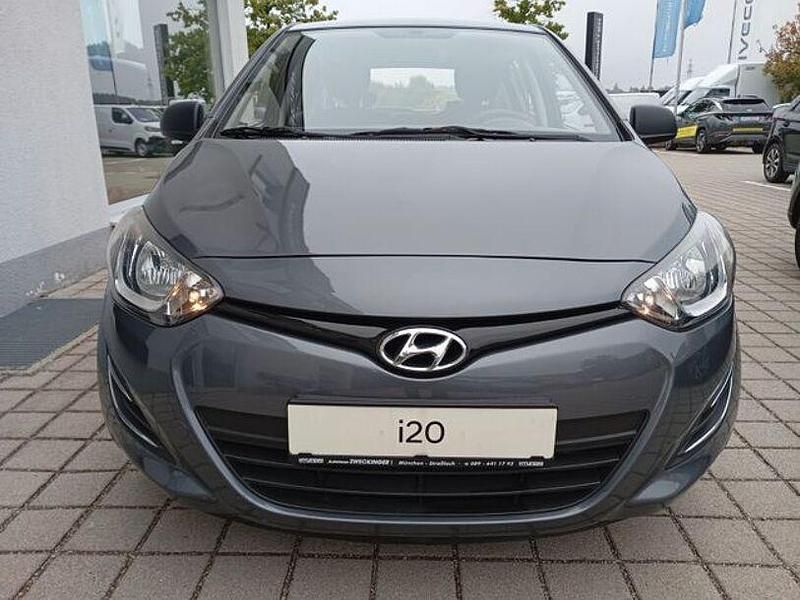 Gebraucht Hyundai i20 Edition 86 PS (63 kW) 2014 Grau Limousine