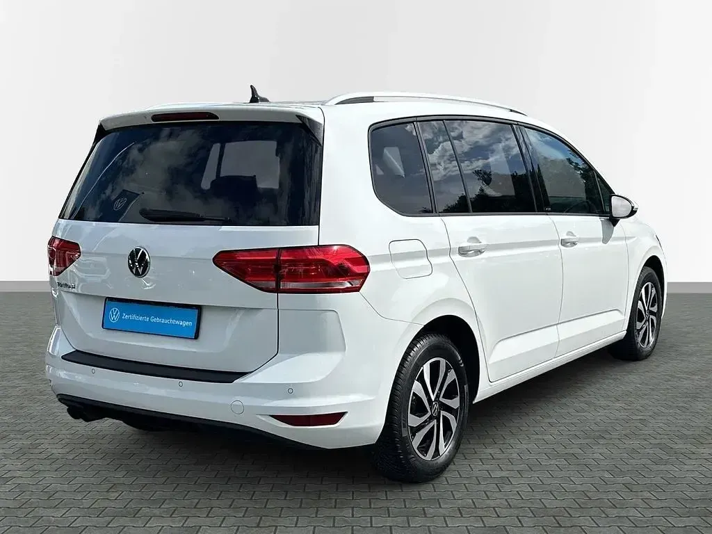 Gebraucht VW Touran Active 150 PS (110 kW) 2021 Weiß Van / Kleinbus