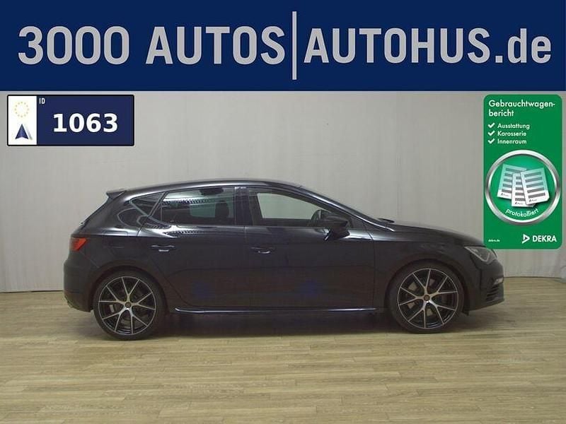 Mitternachtsschwarz Gebraucht 2020 Seat Leon Beats Limousine | 18.380 € (Fairer Preis) - Bild 1/4