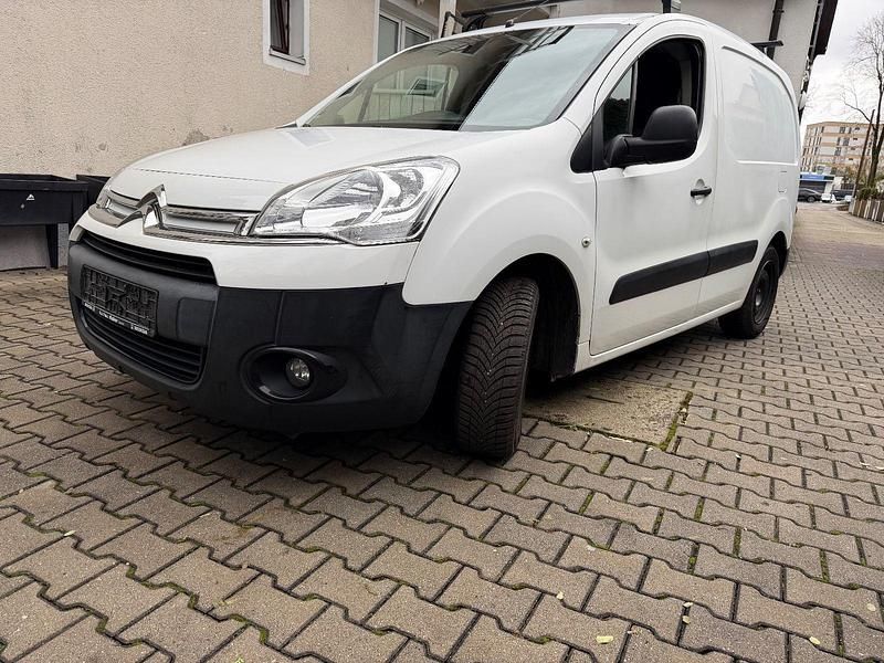 Weiß Gebraucht 2015 Citroën Berlingo | 5.950 € (Guter Preis) - Bild 1/4