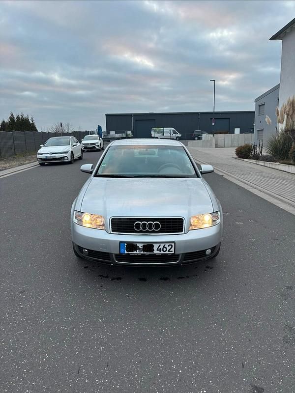 Silber Gebraucht 2001 Audi A4 Limousine | 3.000 € (Fairer Preis) - Bild 1/4