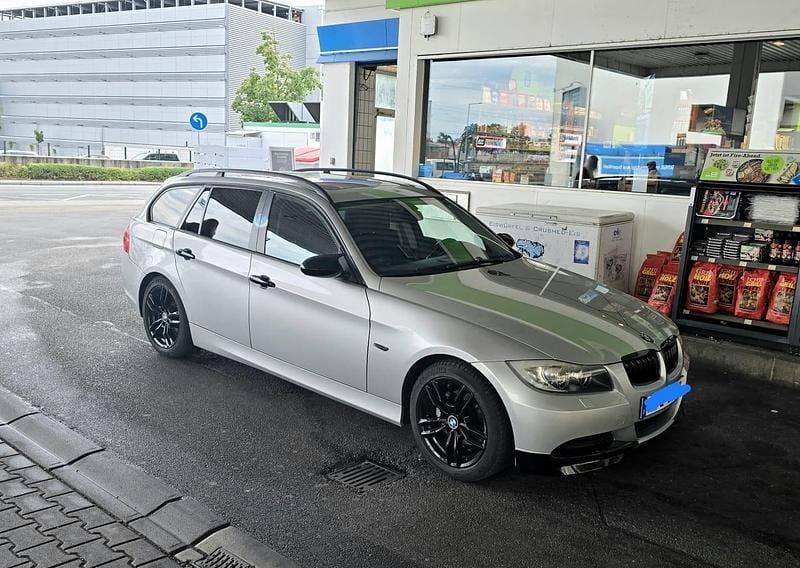Silber Gebraucht 2006 BMW 320 M Sport Kombi | 3.200 € (Superpreis) - Bild 1/4