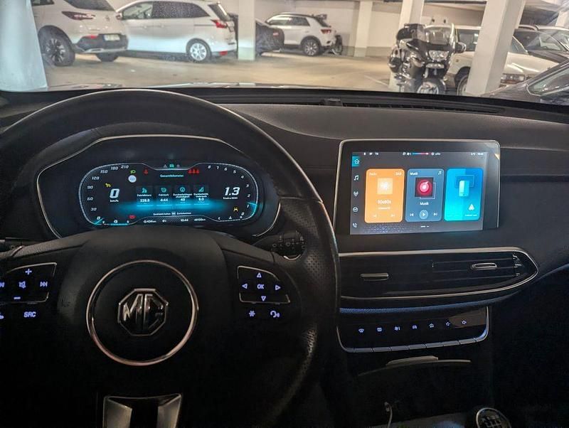 Gebraucht MG HS Luxury 162 PS (119 kW) 2023 Weiß SUV