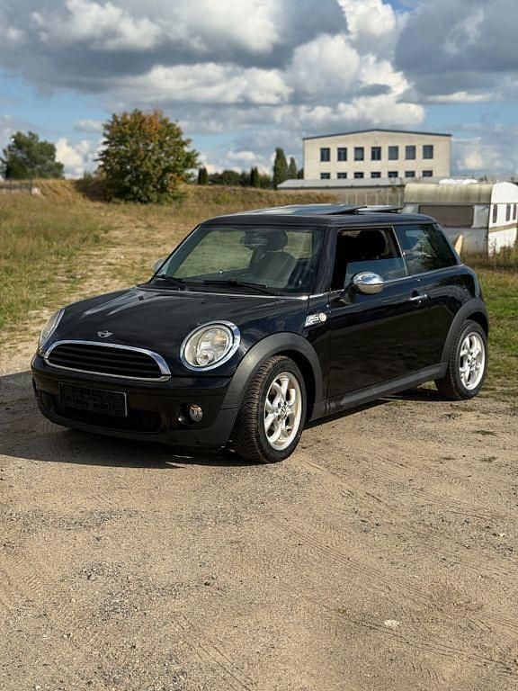 Schwarz Gebraucht 2010 Mini ONE Kleinwagen | 5.399 € (Fairer Preis) - Bild 1/4