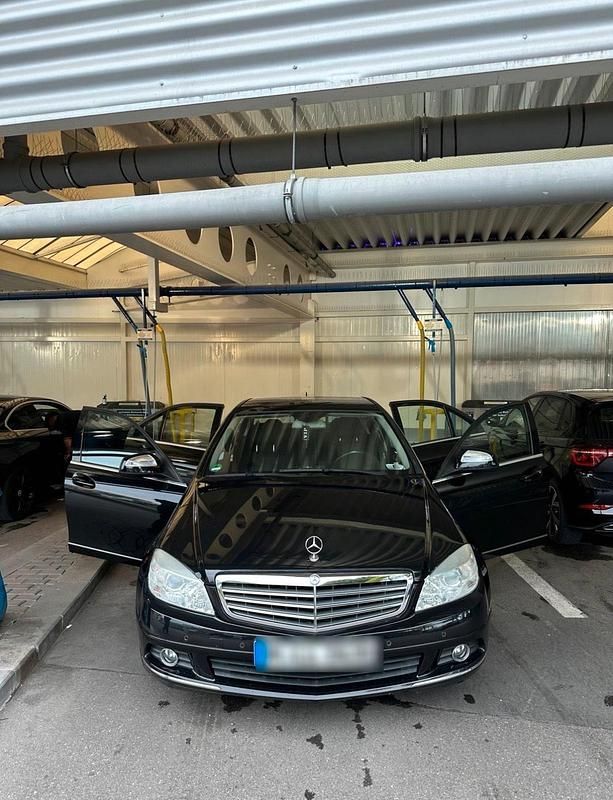 Schwarz Gebraucht 2008 Mercedes 180 Limousine | 7.800 € (Superpreis) - Bild 1/4