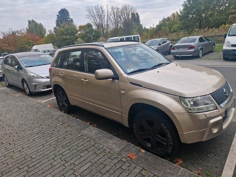 Beige Gebraucht 2007 Suzuki Grand Vitara SUV | 3.000 € - Bild 1/4