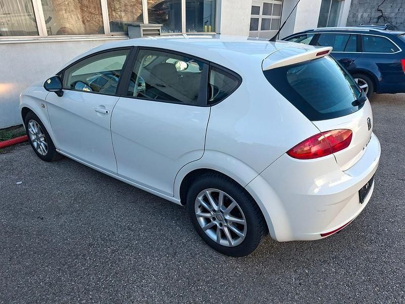 Gebraucht Seat Leon Style 105 PS (77 kW) 2009 Weiß Kleinwagen