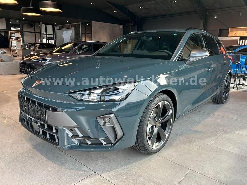Neu Cupra Leon 204 PS (150 kW) 2025 Blau Limousine