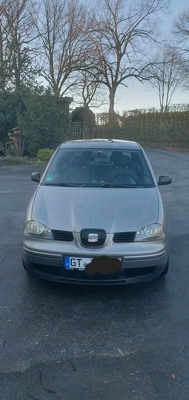 Grau Gebraucht 2003 Seat Arosa Kleinwagen | 2.499 € (Fairer Preis) - Bild 1/4